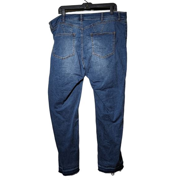 Ellos High Rise Distressed raw Edge Straight Jean Womens Size 18 - Picture 2 of 8